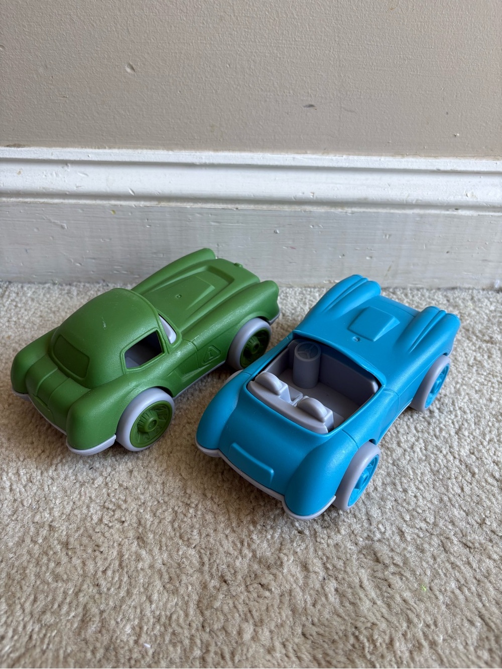 Green toys - set of 2 cars